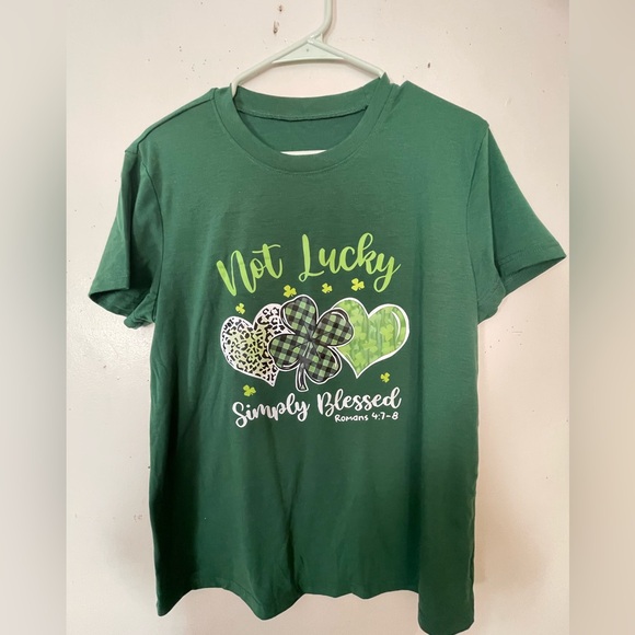 Tops - Tshirt Sz L